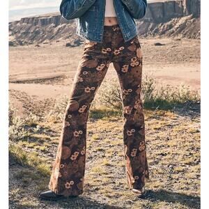 NWT Wrangler High Rise Fierce Flare Women's Size 14 Brown Floral Corduroy Jeans